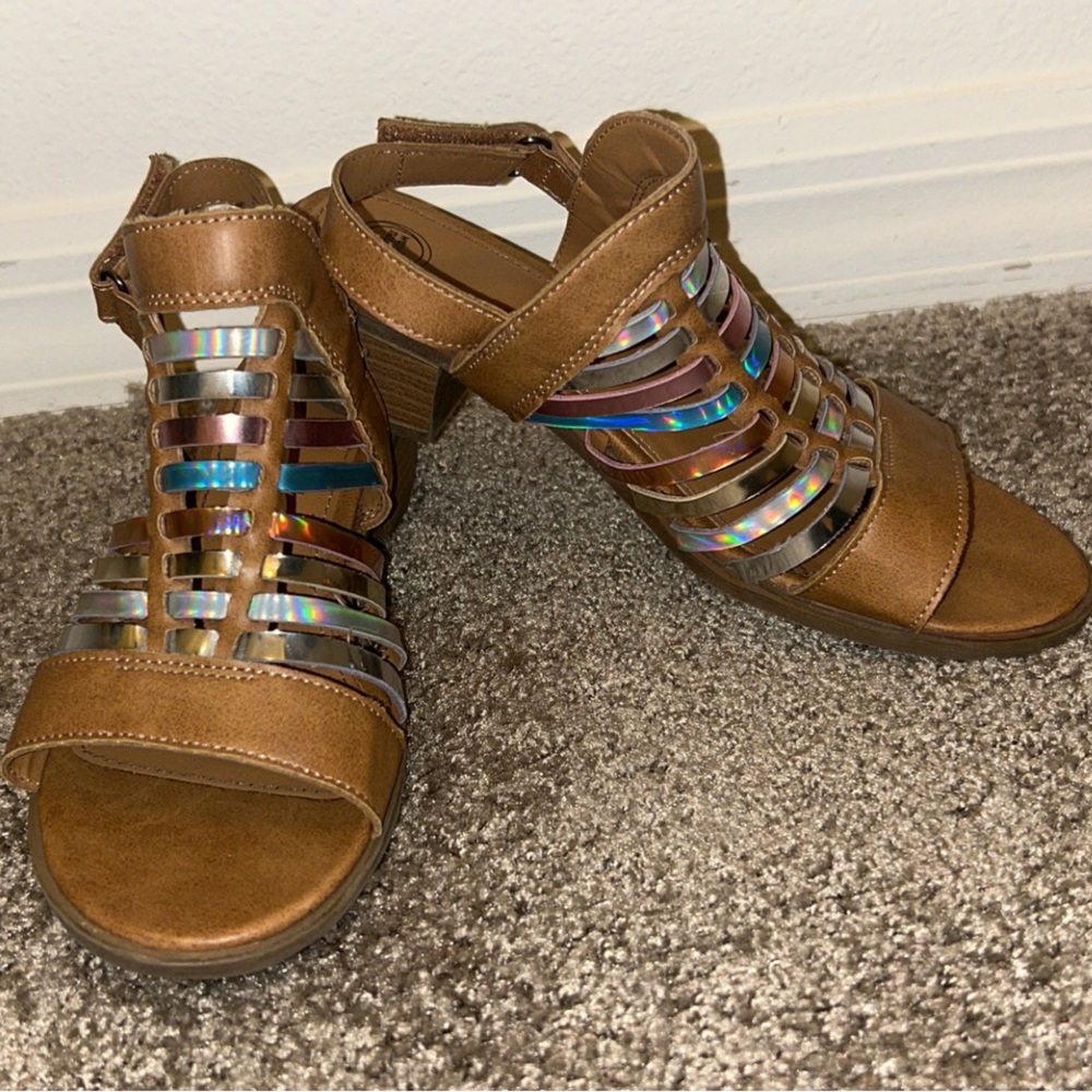 Girls heel